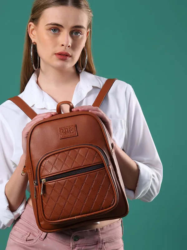 Compact_Women_Backpack_For_Travel_&_Daily_Use