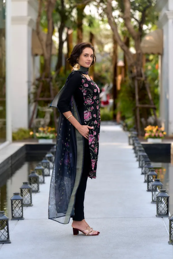 Black_Viscose_Kurta,_Pant_&_Dupatta_Set_For_Women_&_Girls