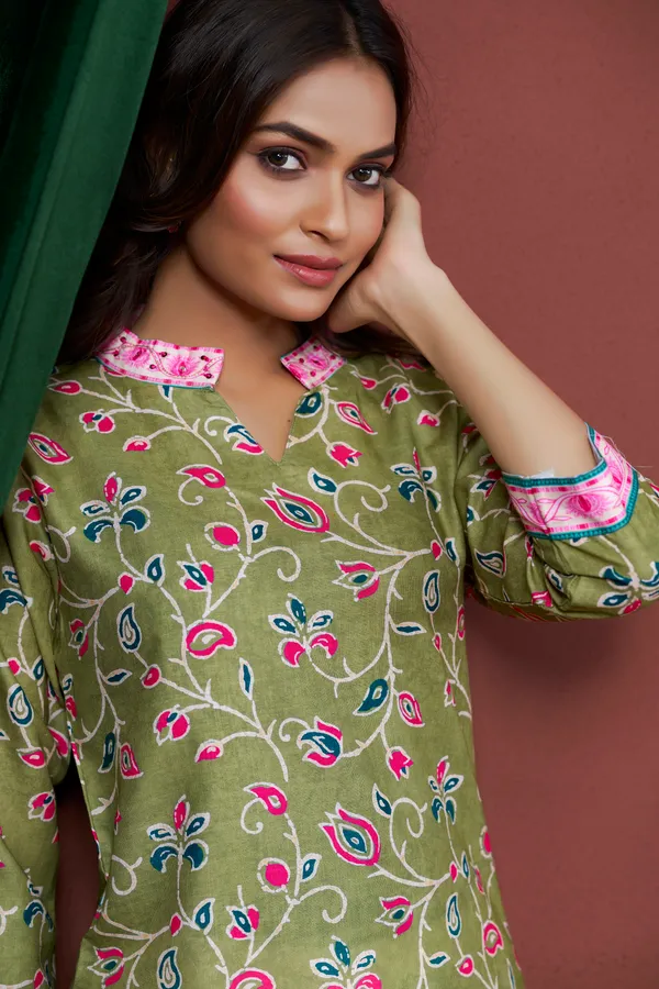 Green_Cotton_Linen_Stylish_Handworked_Kurta_For_Women_&_Girls