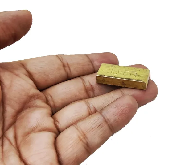 Gold_1_Piece_Brass_Brick_Eent_For_New_Home_Neev_Keeping_(20_Gram_Pure_Brass)