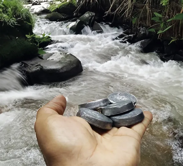Silver_Ranga_Sikka_Lead_Coin_For_Rahu_Dosh_Shanti_For_Floating_In_Water_100_Gram__(3_Pc_)