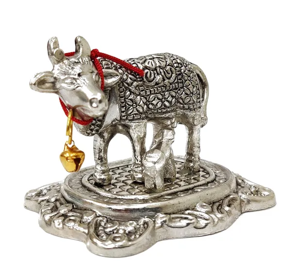 Silver_1_Set_Kamdhenu_Cow_With_Calf_Statue_German_Silver_Plated_|_Home_Decor_Gaay_Bachda_Cow_|Calf_For_Vastu