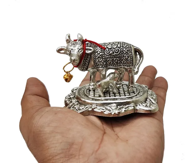 Silver_1_Set_Kamdhenu_Cow_With_Calf_Statue_German_Silver_Plated_|_Home_Decor_Gaay_Bachda_Cow_|Calf_For_Vastu