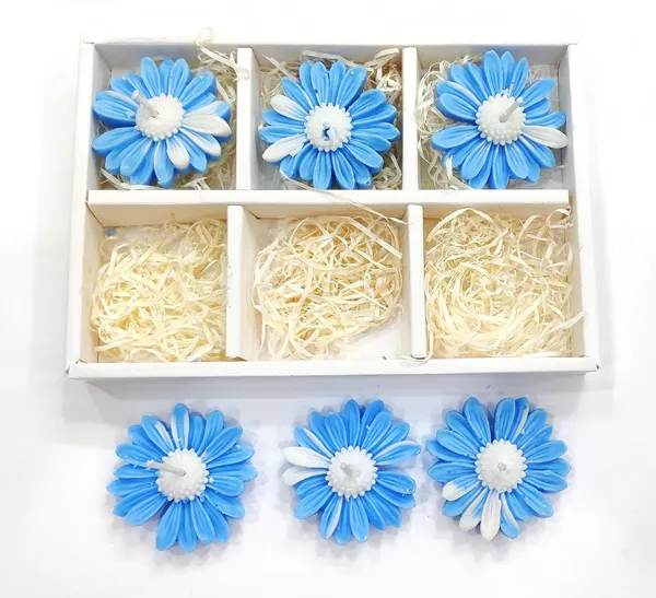 Set_of_6_Blue_Daisy_Scented_Floating_Wax_Candles_For_Festive_Gifting_And_Home_Decoration
