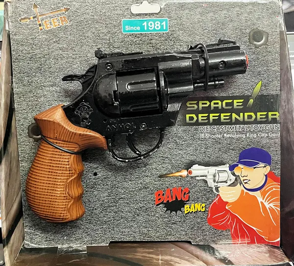 Metallic_Revolver_Diwali_Toy_Gun_–_1_Pc_|_Compatible_with_Plastic_Ring_Shots_|_Realistic_Look_Toy_for_Kids_Role_Play,_Festive_Fun,_Insta_Reels_&_Film_Shoots