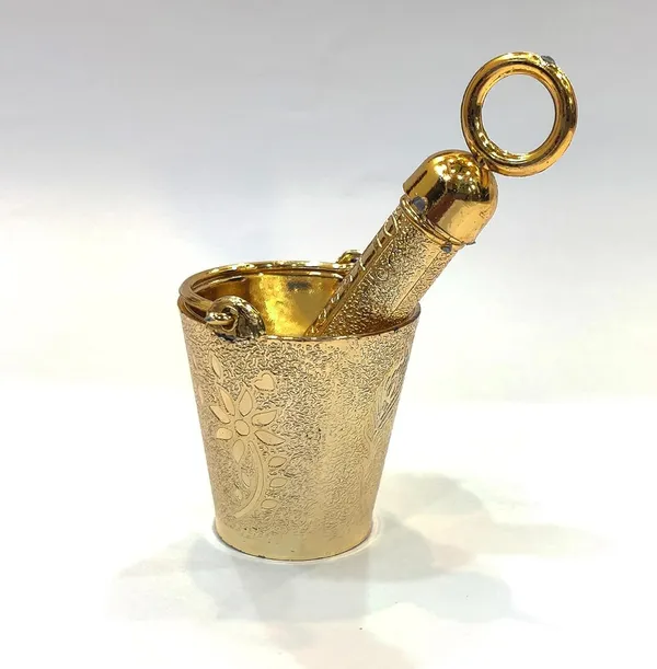 Laddu_Bal_Gopal_Small_Bucket_And_Pichkari_For_Holi_Festival_Plastic_Toy,_Beautiful_Golden_Work_(1_Set)_Random_Color