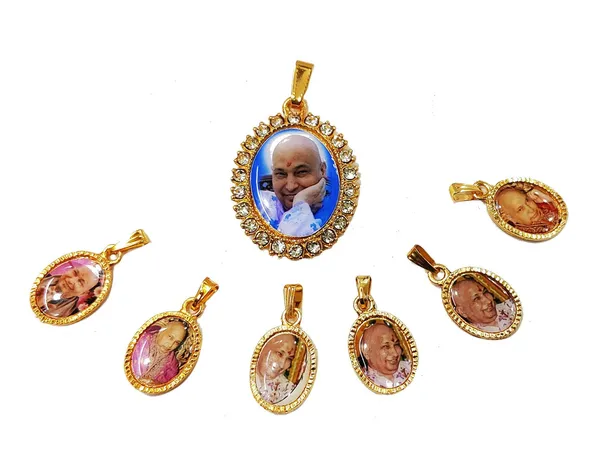 Multicolor_Guruji_Swaroop_6_Small_Pendant_Locket_With_1_Big_Pendent_(7_Pc)