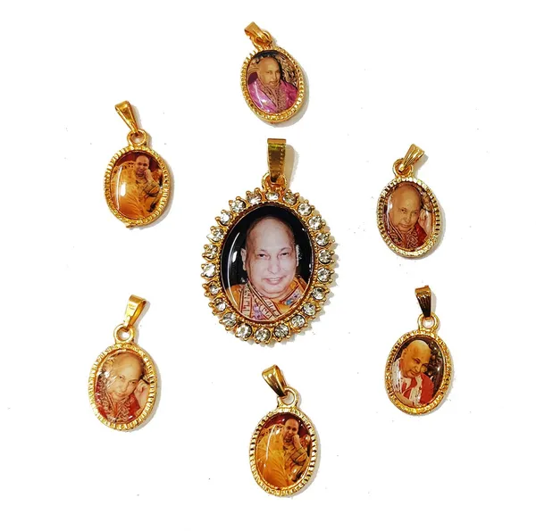 Multicolor_Guruji_Swaroop_6_Small_Pendant_Locket_With_1_Big_Pendent_(7_Pc)