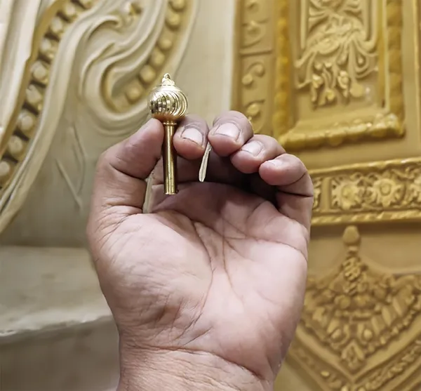 Golden_Pure_Brass_Made_Hanuman_Ji_Small_Gada_For_Keeping_In_Home_Temple_Or_Gifting_To_Bajrangbali_(30_Gram_Approx_2_Inch)