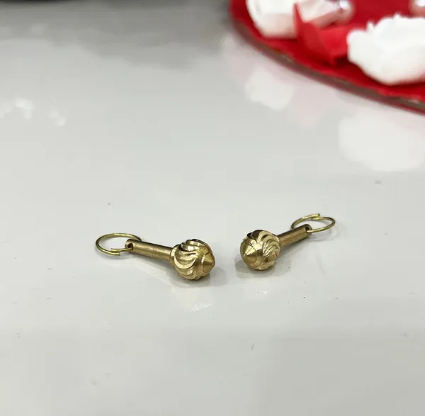 Pack_of_2_Golden_Brass_Made_Hanuman_Ji_Small_Gada_For_Keeping_In_Home_Temple_Or_Gifting_(3_Gram)