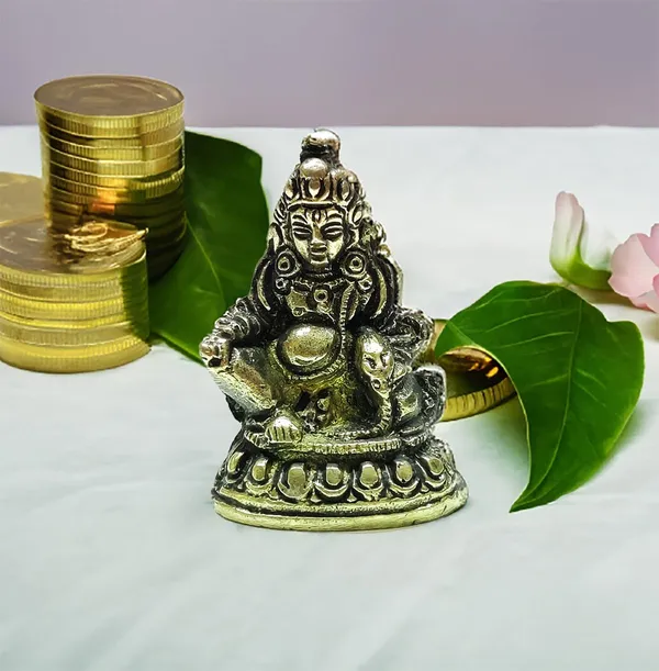 Golden_Ashtadhatu_Bhagwan_Kuber_Idol_Statue_Figurine_For_Dhanteras_And_Diwali_Pujan_And_Keeping_In_Home_Temple_(100_Gram)_1_Piece
