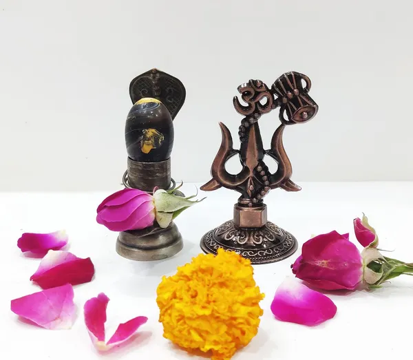 Copper_1_Pc_Metallic_Shiv_Trishul_Trident_For_Keeping_In_Home_Temple_Or_Car_Dashboard_(50_Gram_Approx_3.5_Inch)