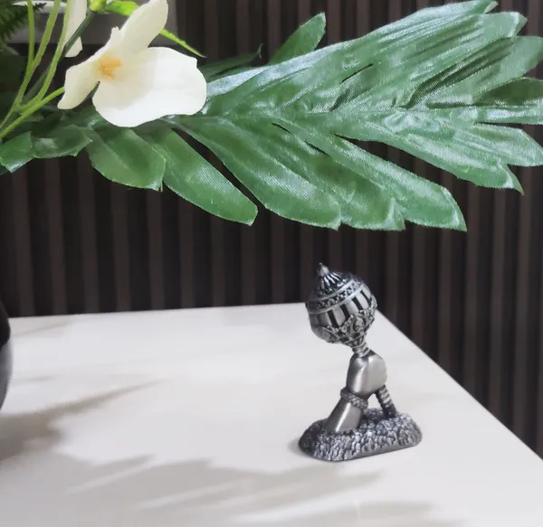 Metallic_Hanuman_Ji_Small_Gada_for_Keeping_in_Home_Temple||_Car_Dashboard_or_Gifting_to_Bajrangbali_(120_gram_Approx_3_inch)_Silver_Color