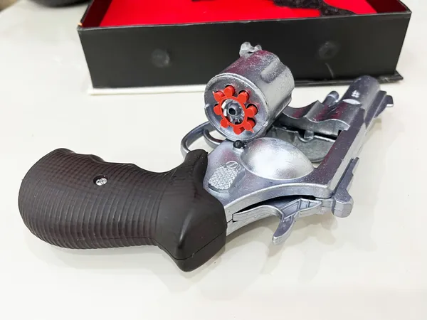 Metallic_Revolver_Diwali_Toy_Gun_–_1_Pc_|_Compatible_with_Plastic_Ring_Shots_|_Realistic_Look_Toy_for_Kids_Role_Play,_Festive_Fun,_Insta_Reels_&_Film_Shoots