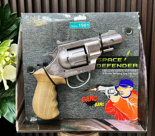 Metallic_Revolver_Diwali_Toy_Gun_–_1_Pc_|_Compatible_with_Plastic_Ring_Shots_|_Realistic_Look_Toy_for_Kids_Role_Play,_Festive_Fun,_Insta_Reels_&_Film_Shoots