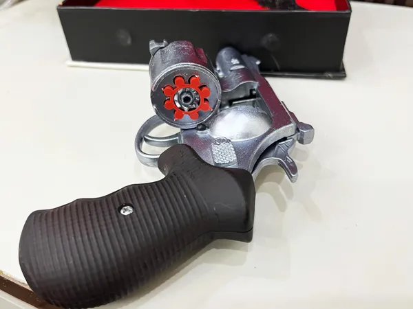 Metallic_Revolver_Diwali_Toy_Gun_–_1_Pc_|_Compatible_with_Plastic_Ring_Shots_|_Realistic_Look_Toy_for_Kids_Role_Play,_Festive_Fun,_Insta_Reels_&_Film_Shoots
