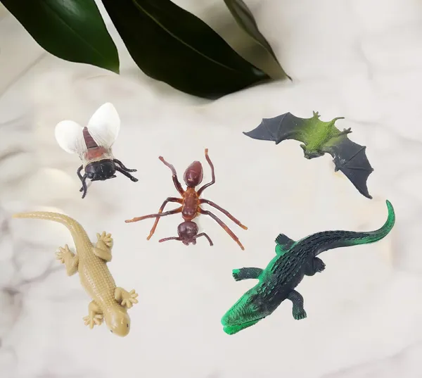 Multicolor_Mix_Mini_Insects_Crocodile,Lizard,_Bat,Bee,_Ant_-_Mini_Insects_Toys_Figure_Playing_Set_For_Kids_Make_Your_Story_For_Kids_(Pack_Of_5_Special_Figures)
