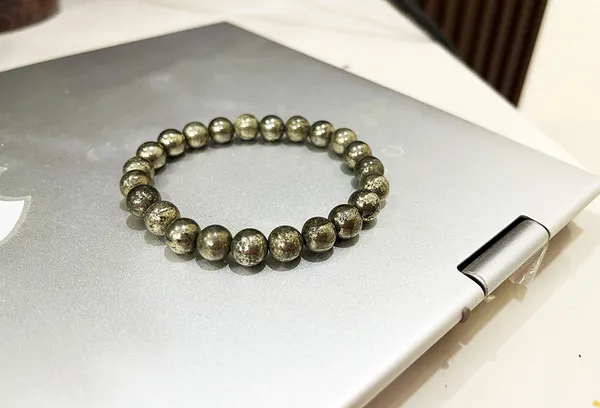 Original_Pyrite_Crystal_Bracelet_for_Men_&_Women_|_Natural_Money_Magnet_Stone_for_Wealth,_Abundance_&_Prosperity_|_Healing_Energy_Beads_(8mm)