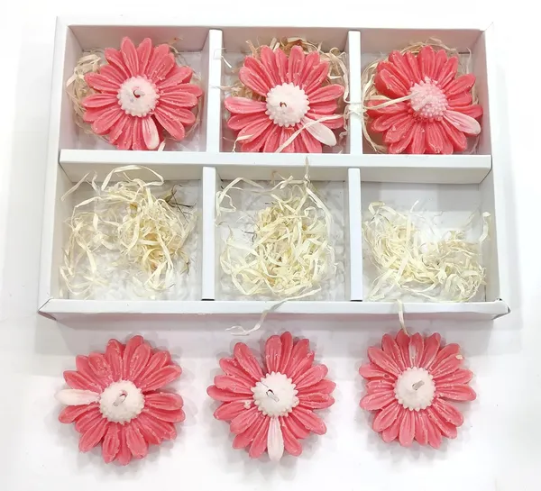 Set_of_6_Pink_Daisy_Floating__Candles_|_Full_Scented_Soy_Wax_Candle_For_Festive_Gifting_And_Home_Decoration