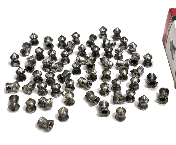 Premium_Quality_Lead_Pellets__Pack_of_2_(100_in_each_box)_.22_