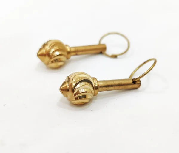 Pack_of_2_Golden_Brass_Made_Hanuman_Ji_Small_Gada_For_Keeping_In_Home_Temple_Or_Gifting_(3_Gram)