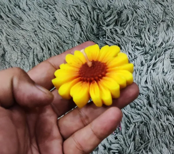 Yellow_Diwali_Decorative_Sun_Flower_Surajmukhi_Soy_Wax_Candle_For_Festive_Gifting_And_Home_Decoration_Set_Of_6