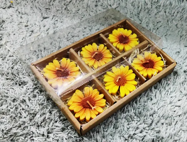 Yellow_Diwali_Decorative_Sun_Flower_Surajmukhi_Soy_Wax_Candle_For_Festive_Gifting_And_Home_Decoration_Set_Of_6