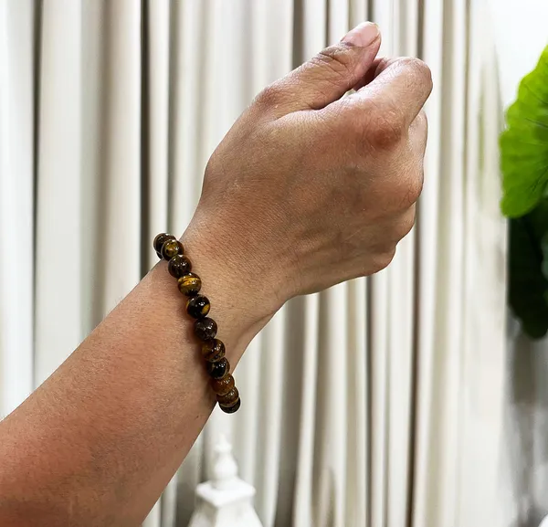 Tiger_Eye_Bracelet_–_Natural_Original_8mm_Round_Beads_for_Men_&_Women_|_Unisex_Healing_Stone_Bracelet_for_Protection,_Confidence_&_Energy_(8_MM)
