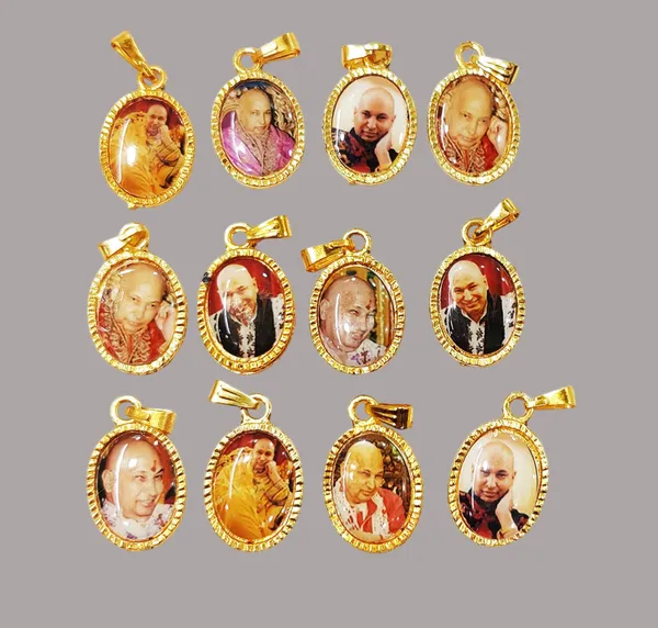 Multicolor_Guruji_Swaroop_12_Small_Pendant_Locket_(12_Pc)