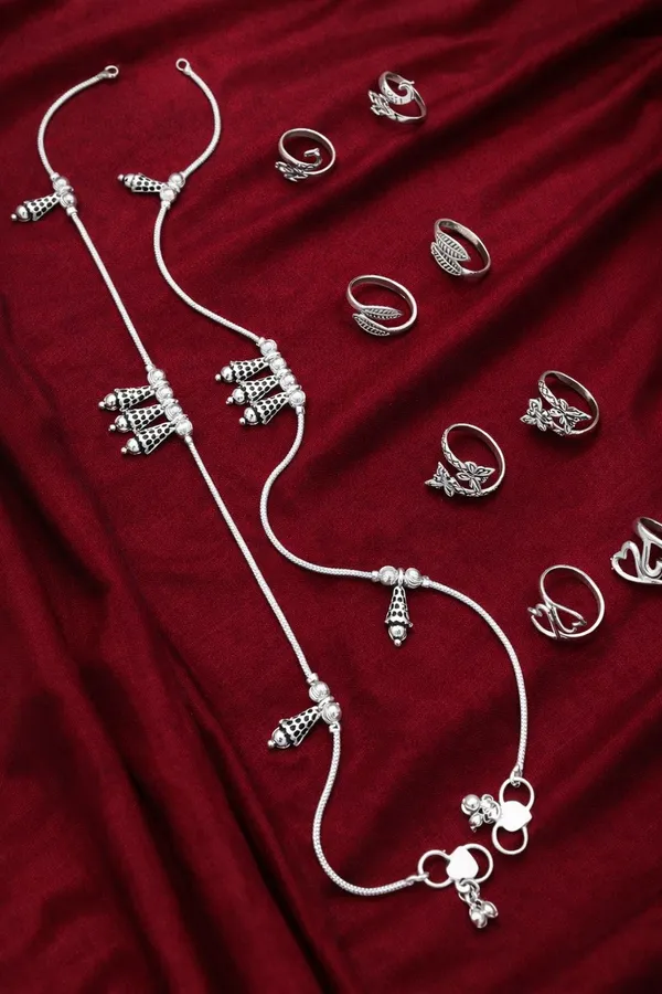 Stylish_Silver-Plated_2_Anklet_&_6_Ring_Combo_Set_for_Women_&_Girls