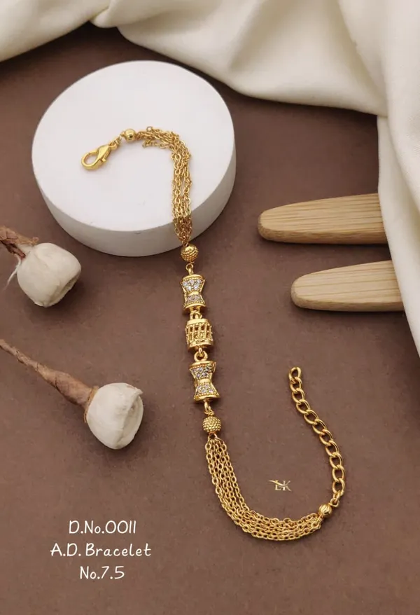 Gold-Plated_Adjustable_Crystal_Bracelet_for_Women