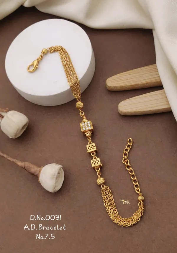 Gold-Plated_Adjustable_Crystal_Bracelet_for_Women