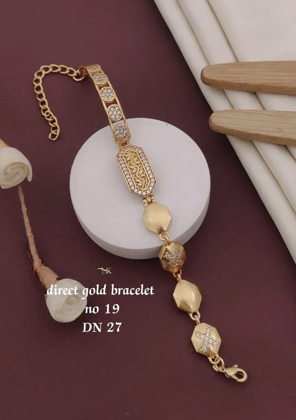 Gold-Plated_Adjustable_Crystal_Bracelet_for_Women