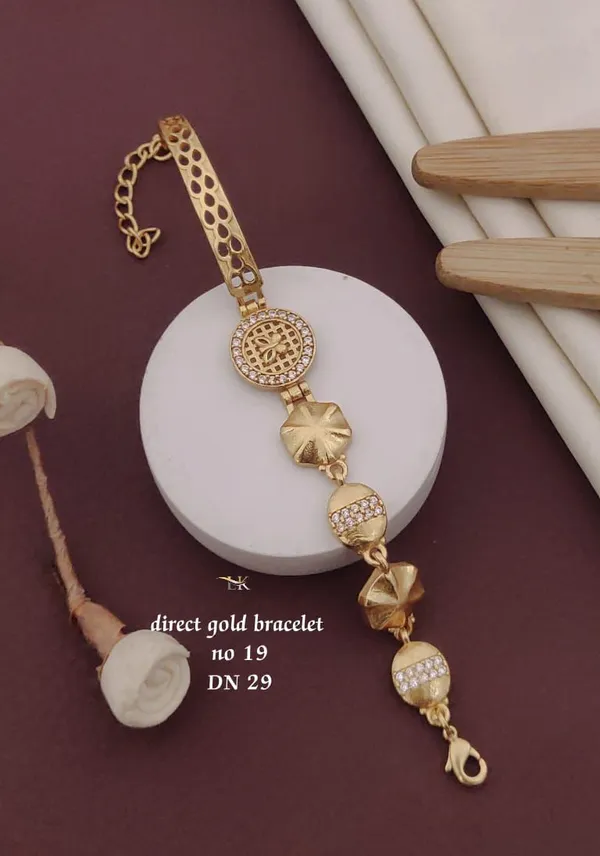 Gold-Plated_Adjustable_Crystal_Bracelet_for_Women