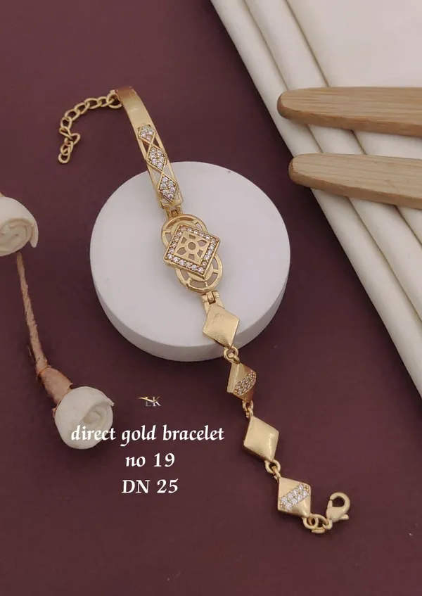 Gold-Plated_Adjustable_Crystal_Bracelet_for_Women