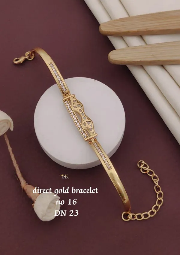 Gold-Plated_Adjustable_Crystal_Bracelet_for_Women