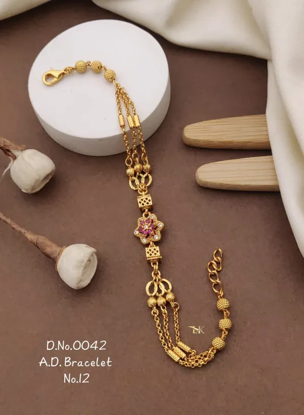 Gold-Plated_Adjustable_Crystal_Bracelet_for_Women