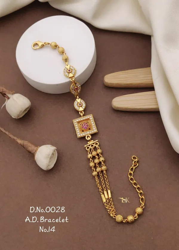 Gold-Plated_Adjustable_Crystal_Bracelet_for_Women