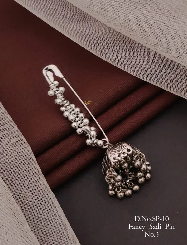 Traditional_Silver_Saree_Pin_For_Women_&_Girls