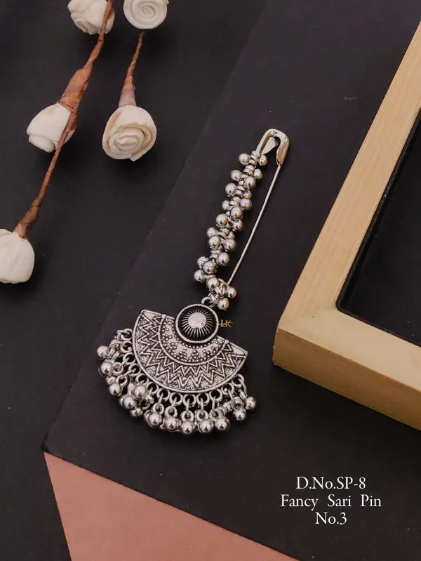 Traditional_Silver_Saree_Pin_For_Women_&_Girls