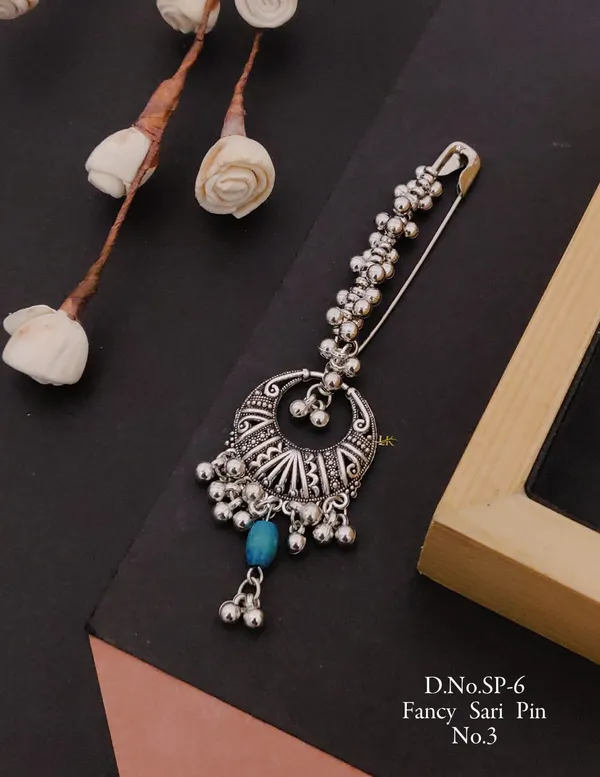 Traditional_Silver_Saree_Pin_For_Women_&_Girls