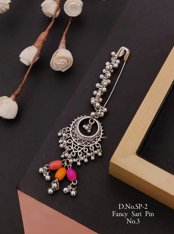 Traditional_Silver_Saree_Pin_For_Women_&_Girls