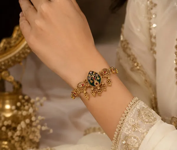 Traditional_Gold-Tone_Green_&_Red_Stone_Bracelet