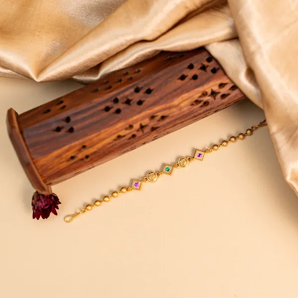 Elegant_gold-tone_finish_Bracelet