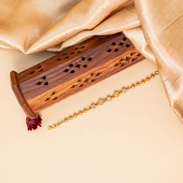 Elegant_gold-tone_finish_Bracelet