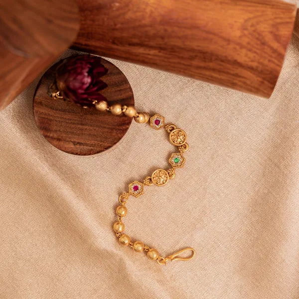 Elegant_gold-tone_finish_Bracelet