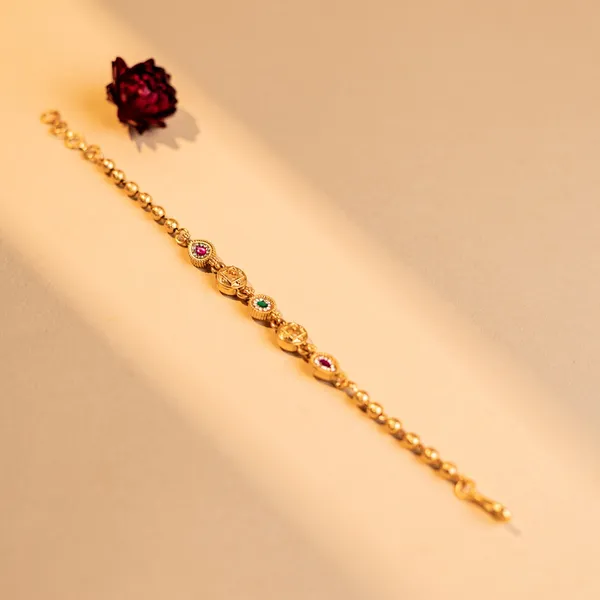 Elegant_gold-tone_finish_Bracelet