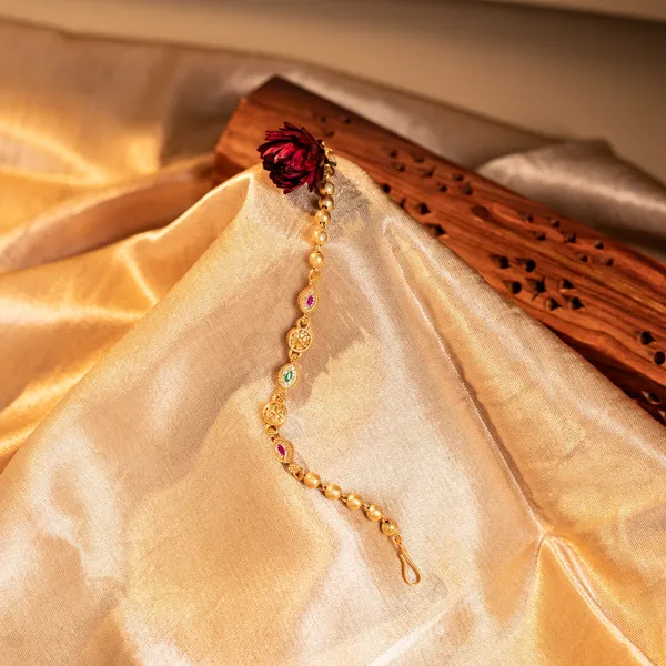 Elegant_gold-tone_finish_Bracelet