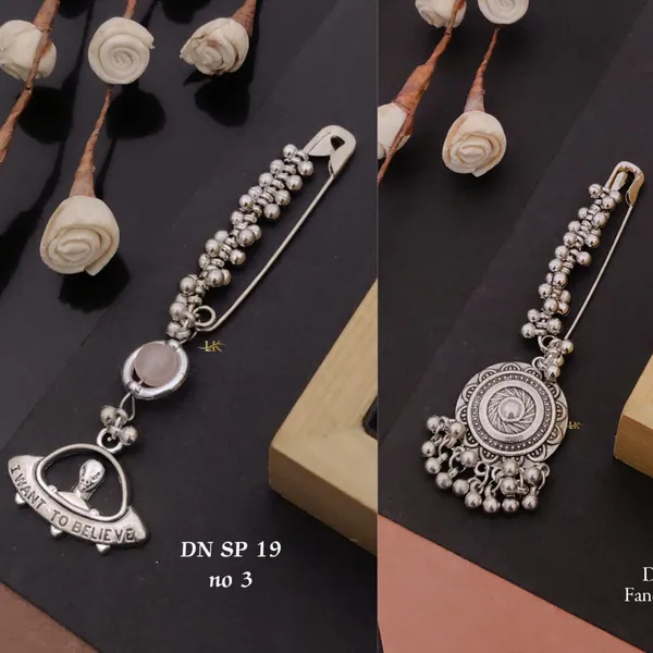 Traditional_Silver_Saree_Pin_For_Women_&_Girls_(SET_OF_2)