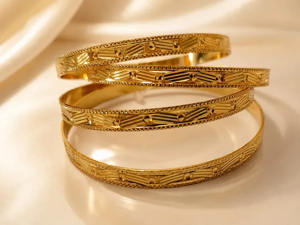GOLD_PLATED_STYLISH_TRADITIONAL_DESIGN_DAILY_WEAR_BANGLES